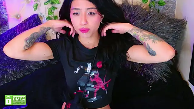 Snapshot of REDHOTTER_ chatting on 11-22-25, 07:46 REDHOTTER online show from 11-22-25, 07:46