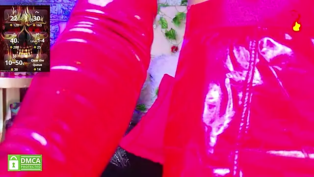 Snapshot of REDHOTTER_ chatting on 11-28-25, 08:22 REDHOTTER online show from 11-28-25, 08:22