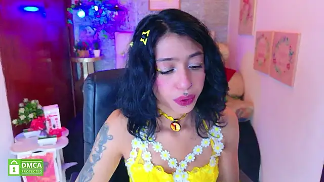 Snapshot of REDHOTTER_ chatting on 02-02-26, 07:45 REDHOTTER online show from 02-02-26, 07:45