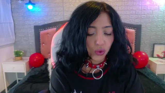 Snapshot of REDHOTTER_ chatting on 03-06-26, 08:05 REDHOTTER online show from 03-06-26, 08:05