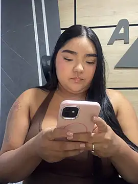 little lissiee online show from 06-25-26, 01:05