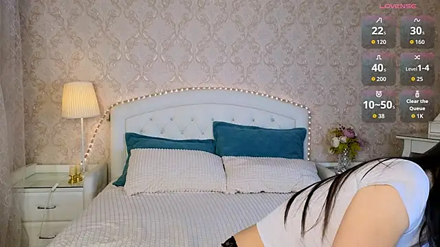 Kaia Sunshine Mia online show from 10-05-25, 07:07