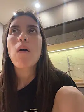 Snapshot of lupitta_1 chatting on 09-12-25, 03:06 lupitta 1 online show from 09-12-25, 03:06