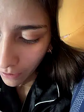 Snapshot of lupitta_1 chatting on 11-12-25, 12:00 lupitta 1 online show from 11-12-25, 12:00