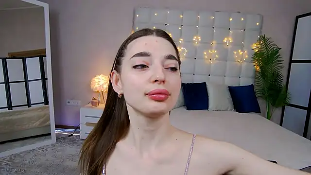 Snapshot of NicoleRosss chatting on 01-16-25, 08:22 NicoleRosss online show from 01-16-25, 08:22