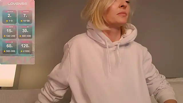 Snapshot of sexuallycorrecte chatting on 10-24-25, 08:16 sexuallycorrecte online show from 10-24-25, 08:16