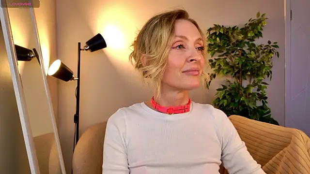 Snapshot of sexuallycorrecte chatting on 02-27-26, 01:55 sexuallycorrecte online show from 02-27-26, 01:55