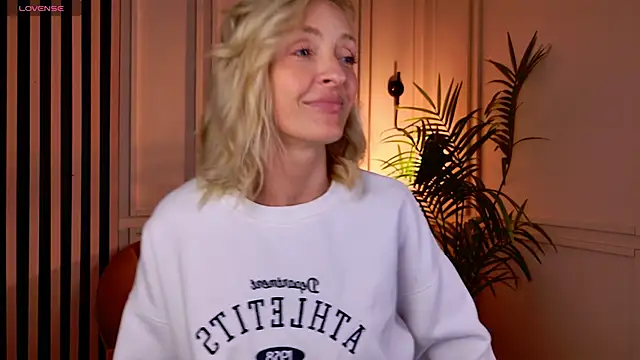 Snapshot of sexuallycorrecte chatting on 04-06-26, 06:47 sexuallycorrecte online show from 04-06-26, 06:47