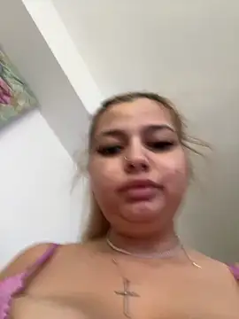 Snapshot of AllysonK chatting on 05-14-26, 03:19 AllysonK online show from 05-14-26, 03:19