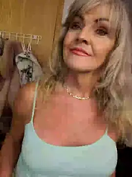 annika lately online show from 09-26-25, 03:21