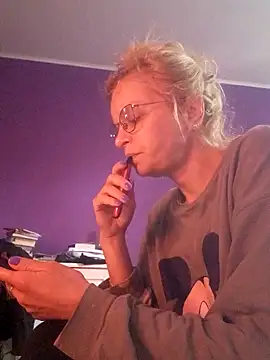 BritneyHudson online show from 03-01-26, 06:48