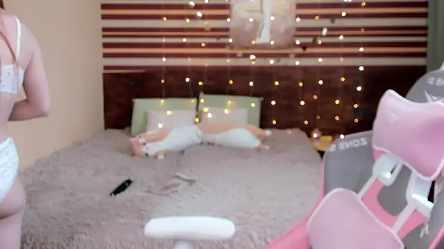 Snapshot of MilanaMua chatting on 09-16-25, 07:31 MilanaMua online show from 09-16-25, 07:31