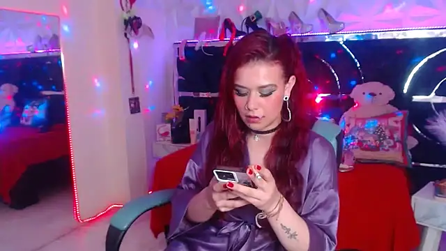 Snapshot of red_moon_2 chatting on 11-13-25, 11:14 red moon 2 online show from 11-13-25, 11:14