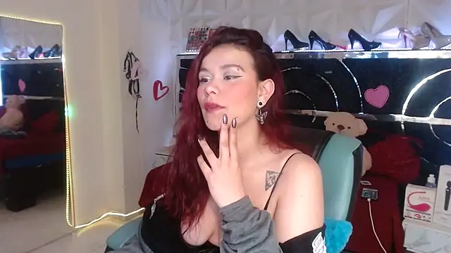 Snapshot of red_moon_2 chatting on 02-25-26, 01:26 red moon 2 online show from 02-25-26, 01:26