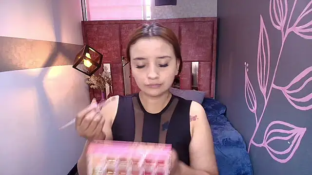 Snapshot of ZaraNolimits_ chatting on 07-15-26, 01:05 ZaraNolimits online show from 07-15-26, 01:05