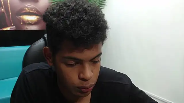 Snapshot of boylittle19cm chatting on 03-07-25, 03:39 boylittle19cm online show from 03-07-25, 03:39