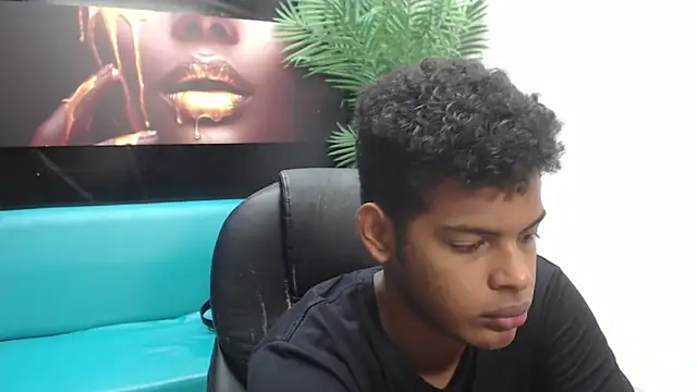 Snapshot of boylittle19cm chatting on 03-08-25, 12:41 boylittle19cm online show from 03-08-25, 12:41