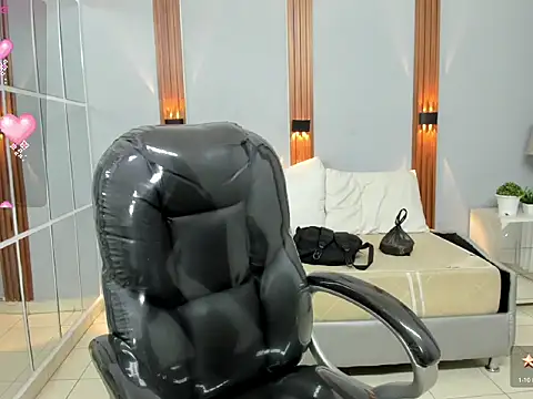 Snapshot of boylittle19cm chatting on 09-12-25, 12:05 boylittle19cm online show from 09-12-25, 12:05