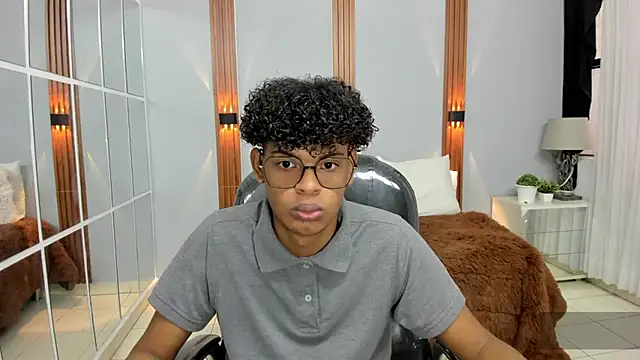 Snapshot of boylittle19cm chatting on 09-15-25, 12:49 boylittle19cm online show from 09-15-25, 12:49