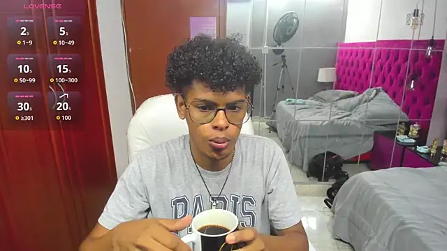 Snapshot of boylittle19cm chatting on 09-19-25, 12:39 boylittle19cm online show from 09-19-25, 12:39