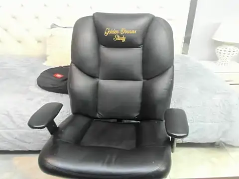 Snapshot of boylittle19cm chatting on 09-21-25, 12:40 boylittle19cm online show from 09-21-25, 12:40