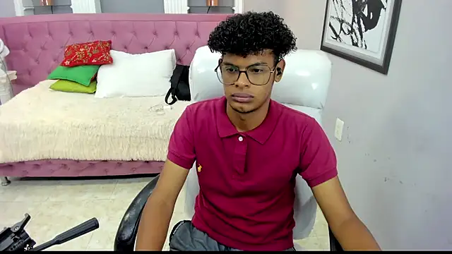 Snapshot of boylittle19cm chatting on 10-08-25, 11:52 boylittle19cm online show from 10-08-25, 11:52