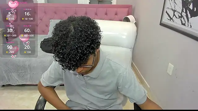 Snapshot of boylittle19cm chatting on 10-11-25, 11:53 boylittle19cm online show from 10-11-25, 11:53