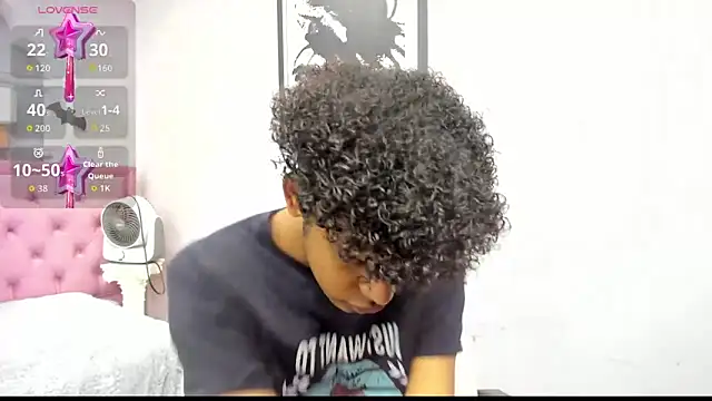 Snapshot of boylittle19cm chatting on 10-22-25, 12:49 boylittle19cm online show from 10-22-25, 12:49