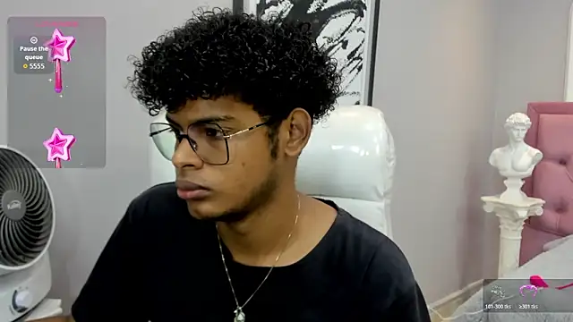 Snapshot of boylittle19cm chatting on 11-05-25, 12:49 boylittle19cm online show from 11-05-25, 12:49