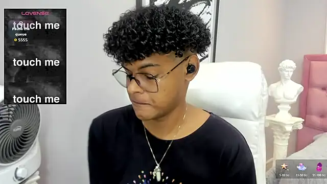 Snapshot of boylittle19cm chatting on 11-07-25, 12:16 boylittle19cm online show from 11-07-25, 12:16