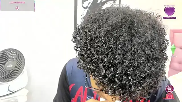 Snapshot of boylittle19cm chatting on 11-28-25, 12:30 boylittle19cm online show from 11-28-25, 12:30