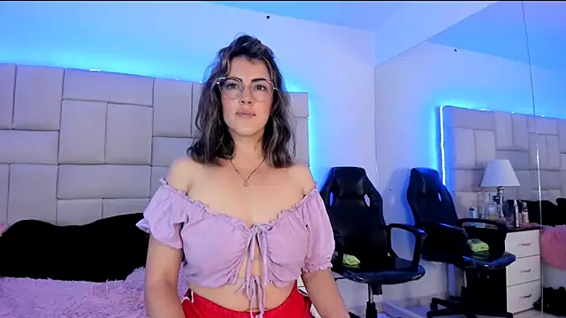 Snapshot of IsisLoveyes_ chatting on 03-14-25, 11:53 IsisLoveyes  online show from 03-14-25, 11:53
