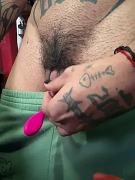 Snapshot of Gowtherr_ chatting on 02-11-25, 04:35 Gowtherr online show from 02-11-25, 04:35