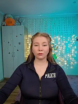 D0nna  online show from 04-27-26, 10:52