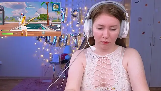 D0nna  online show from 07-14-26, 10:54