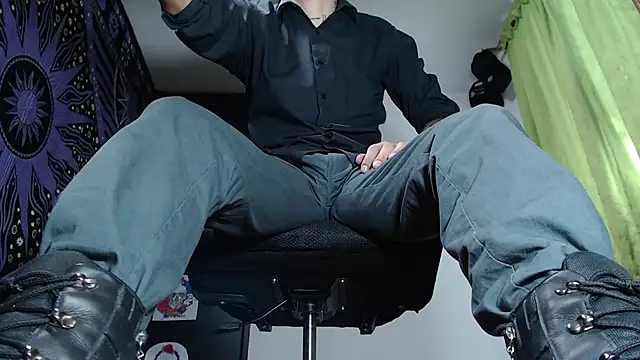 Snapshot of Dicaprioo_ chatting on 12-05-24, 02:55 Dicaprioo online show from 12-05-24, 02:55