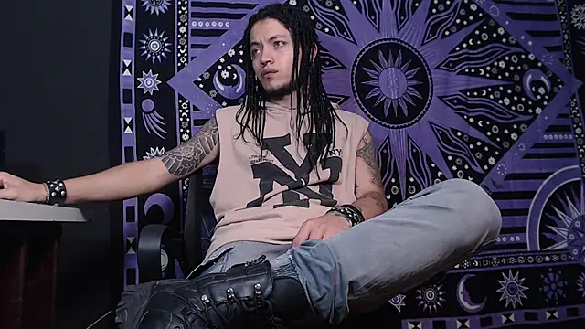 Snapshot of Dicaprioo_ chatting on 01-13-25, 09:20 Dicaprioo online show from 01-13-25, 09:20