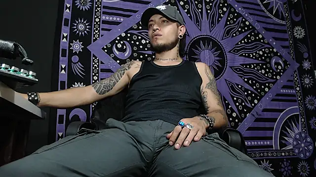 Snapshot of Dicaprioo_ chatting on 02-05-25, 12:10 Dicaprioo online show from 02-05-25, 12:10