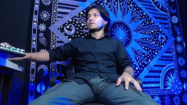 Snapshot of Dicaprioo_ chatting on 02-11-25, 04:56 Dicaprioo online show from 02-11-25, 04:56