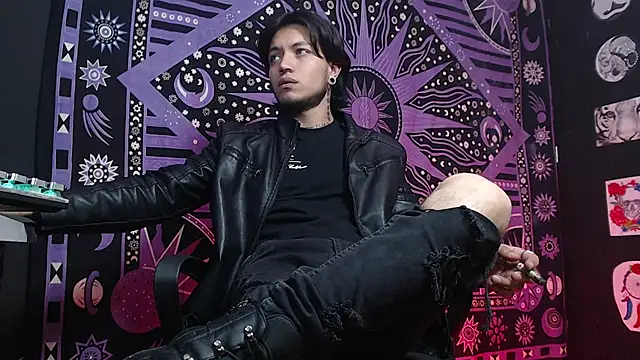 Snapshot of Dicaprioo_ chatting on 02-12-25, 07:56 Dicaprioo online show from 02-12-25, 07:56