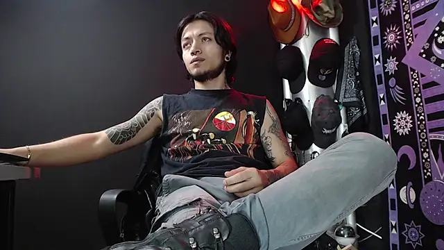 Snapshot of Dicaprioo_ chatting on 03-04-25, 04:52 Dicaprioo online show from 03-04-25, 04:52