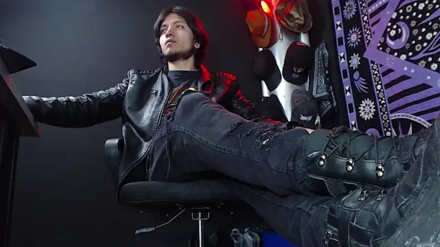 Snapshot of Dicaprioo_ chatting on 03-13-25, 08:22 Dicaprioo online show from 03-13-25, 08:22