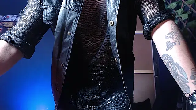 Snapshot of Dicaprioo_ chatting on 10-14-25, 06:20 Dicaprioo online show from 10-14-25, 06:20