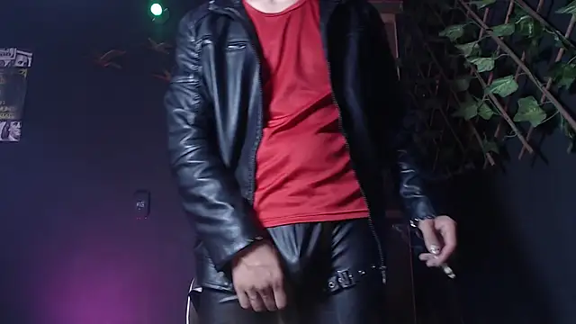 Snapshot of Dicaprioo_ chatting on 10-19-25, 06:41 Dicaprioo online show from 10-19-25, 06:41