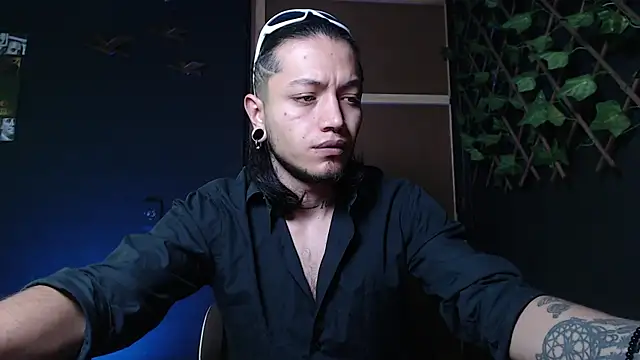 Snapshot of Dicaprioo_ chatting on 10-25-25, 12:56 Dicaprioo online show from 10-25-25, 12:56