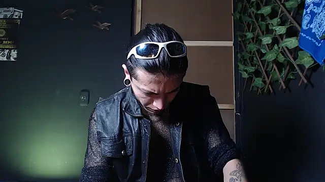 Snapshot of Dicaprioo_ chatting on 11-05-25, 02:55 Dicaprioo online show from 11-05-25, 02:55