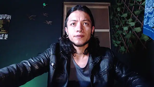 Snapshot of Dicaprioo_ chatting on 11-11-25, 01:38 Dicaprioo online show from 11-11-25, 01:38