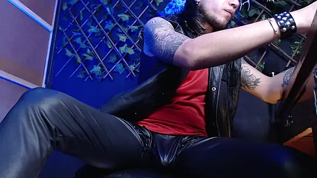 Snapshot of Dicaprioo_ chatting on 11-20-25, 06:40 Dicaprioo online show from 11-20-25, 06:40