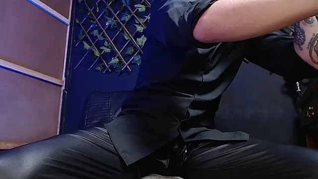 Snapshot of Dicaprioo_ chatting on 11-26-25, 05:58 Dicaprioo online show from 11-26-25, 05:58