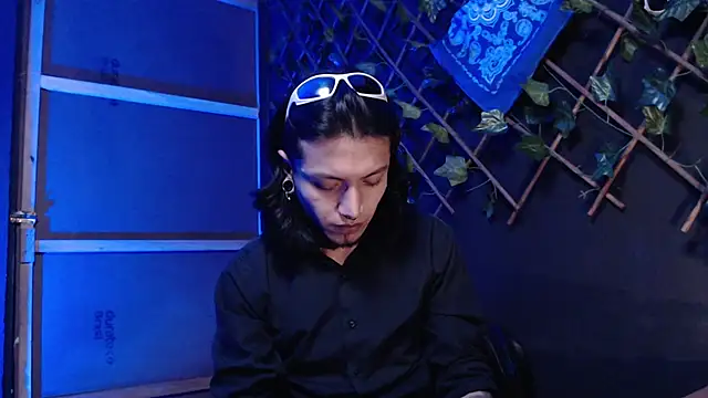 Snapshot of Dicaprioo_ chatting on 11-27-25, 06:04 Dicaprioo online show from 11-27-25, 06:04